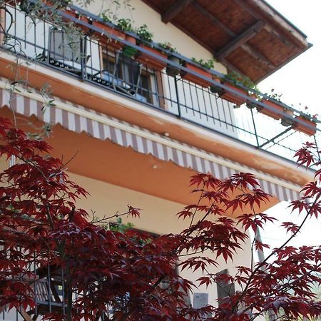 Casa Ines Fronte Lago Aparthotel Brenzone sul Garda Exterior foto