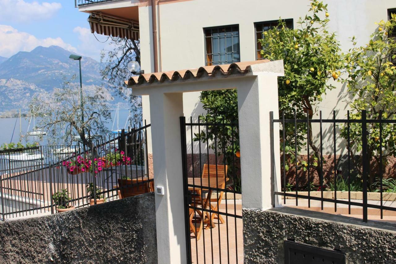 Casa Ines Fronte Lago Aparthotel Brenzone sul Garda Exterior foto